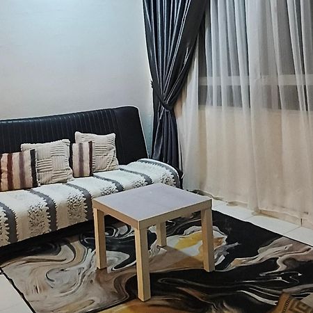 Leezahomestay Bayan Lepas Eksteriør billede