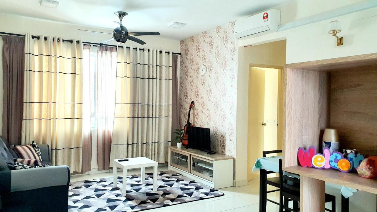 Leezahomestay Bayan Lepas Eksteriør billede
